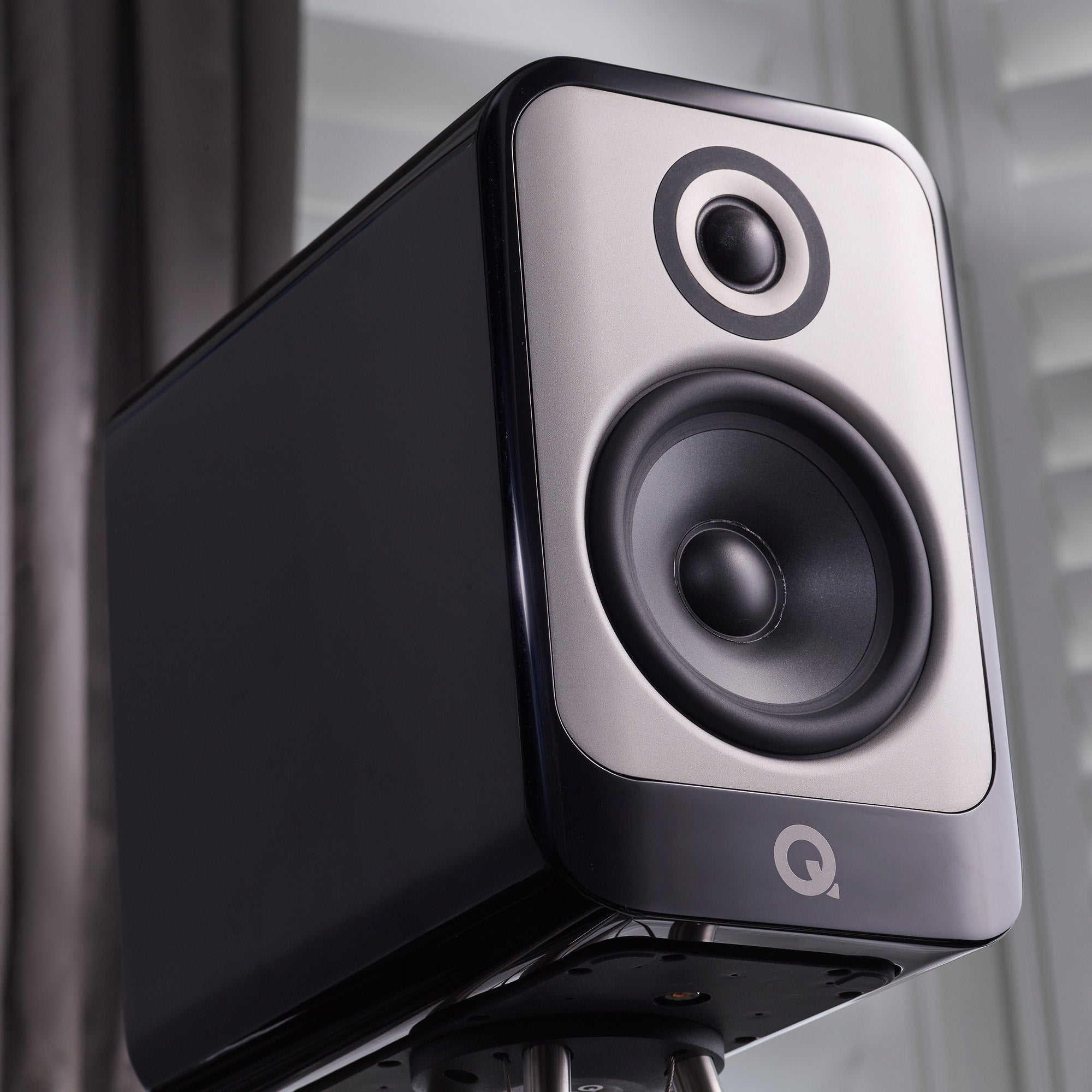 Q Acoustics Q Concept 30 Passive Bookshelf Speakers Pair Gloss Black - 5  Mid/Bass Driver, Tweeter Driver 0.9 - Passive Speakers for Home Theater